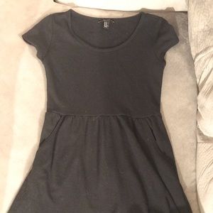 Short black dress with pockets